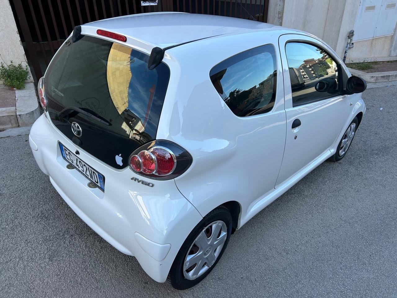 Toyota Aygo 1.0 BENZ . IDEALE PER NEO PATENTATI