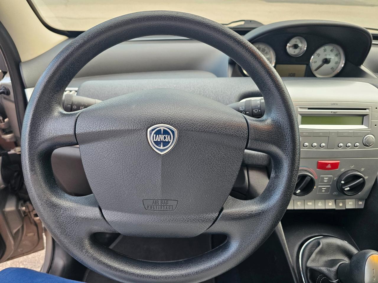 Lancia Ypsilon 1.3 MJT 75 CV Diva