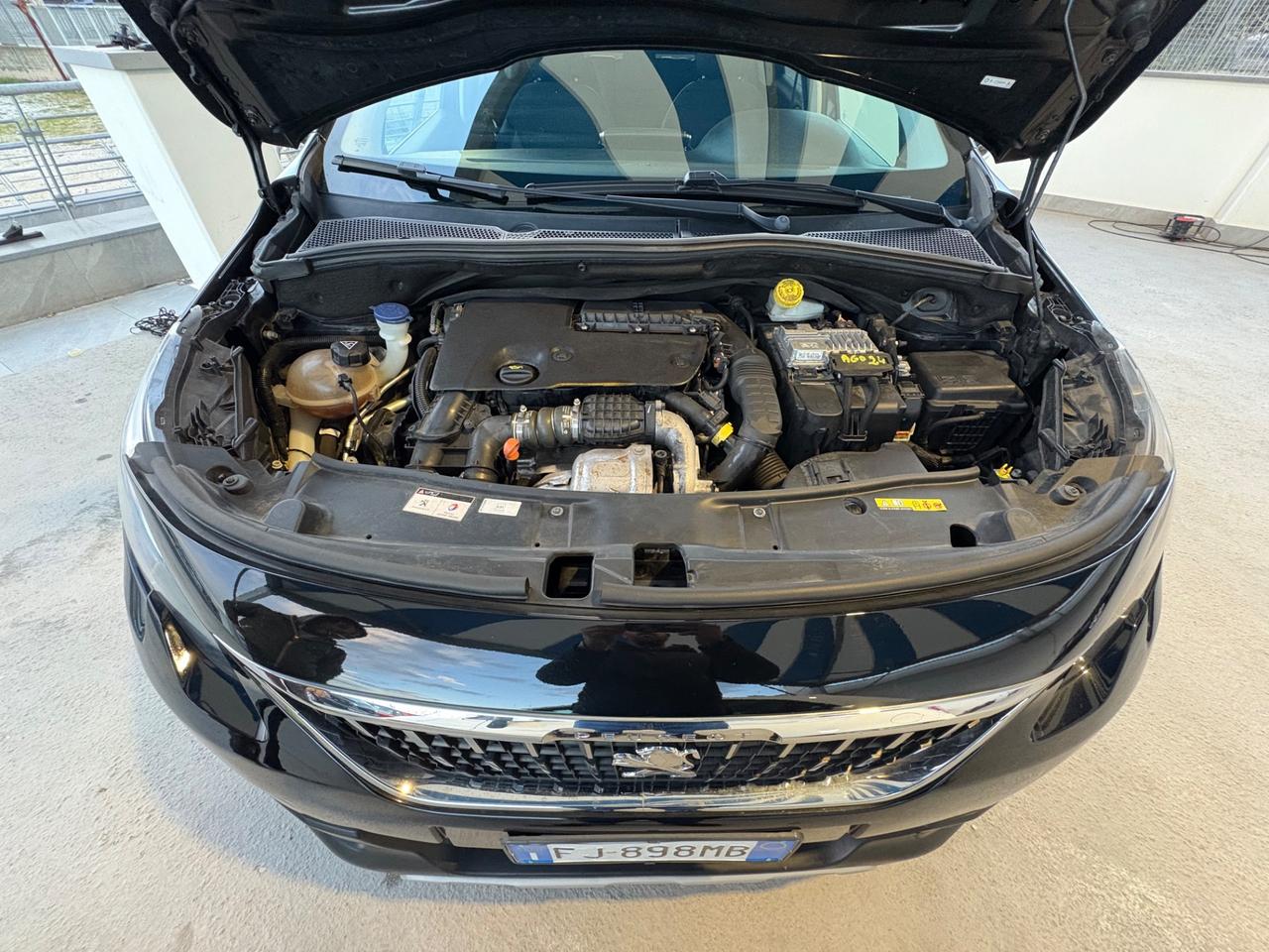 Peugeot 2008 BlueHDi 120 S&S Black Matt