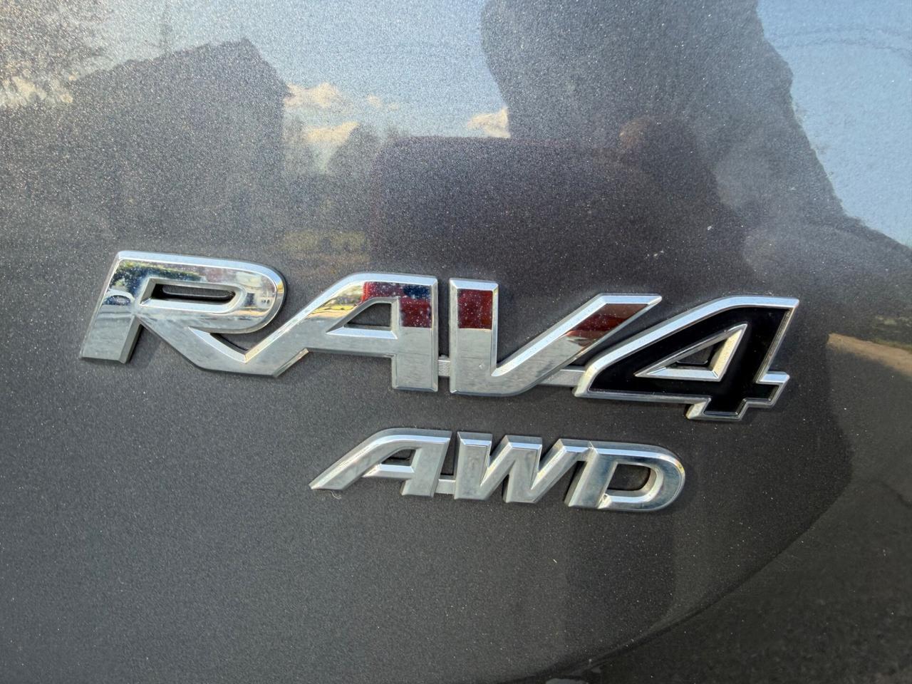 Toyota RAV 4 RAV4 2.0 D-4D 4WD Lounge White Ed.