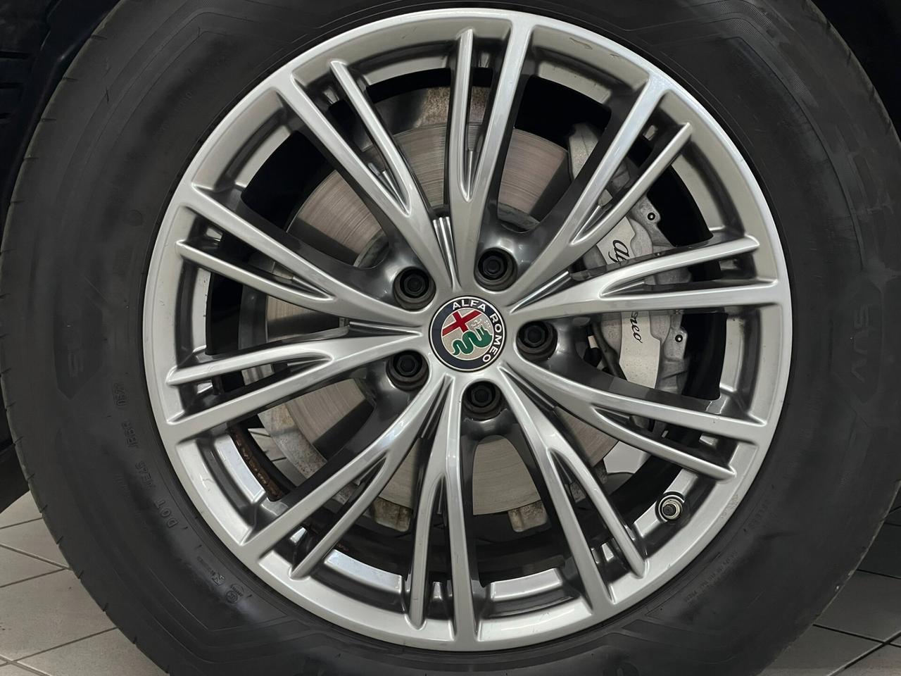 Alfa Romeo Stelvio 2.2 TD 160 CV BUSINESS AT8 NAVI 18" VETRI SCURI RETROCAMERA