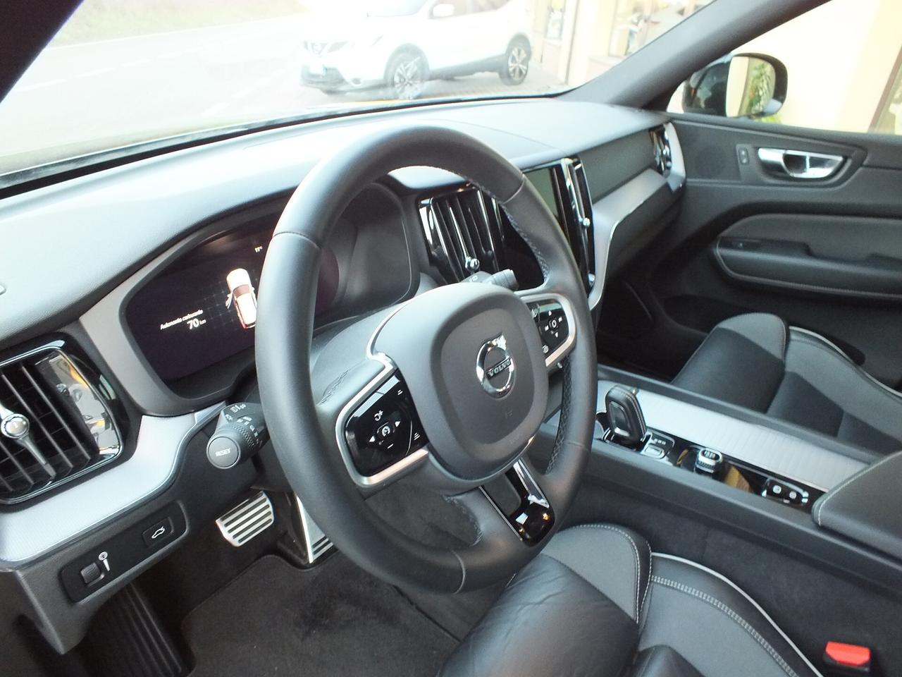 VOLVO XC60 B4 HYBRID DIESEL AWD AUT. AUTOCARRO N1 + IVA