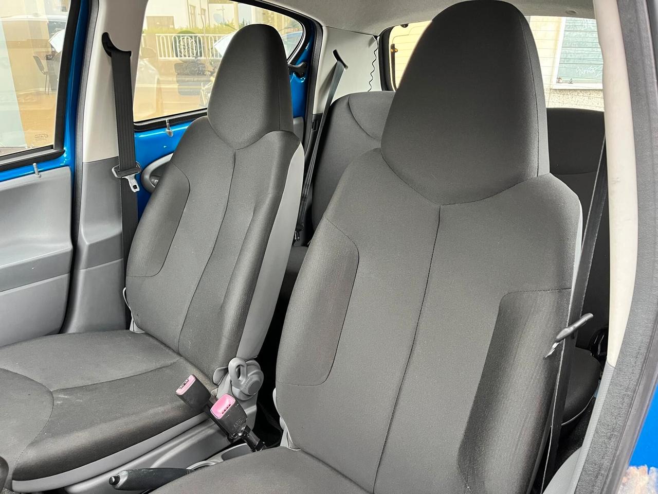 Toyota Aygo 1.0 12V VVT-i 5 porte Neopatentati
