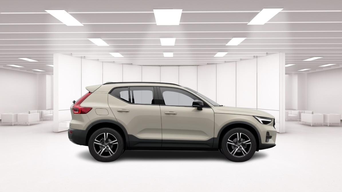 VOLVO Xc40 B3 Mild Hybrid Automatico Plus Dark