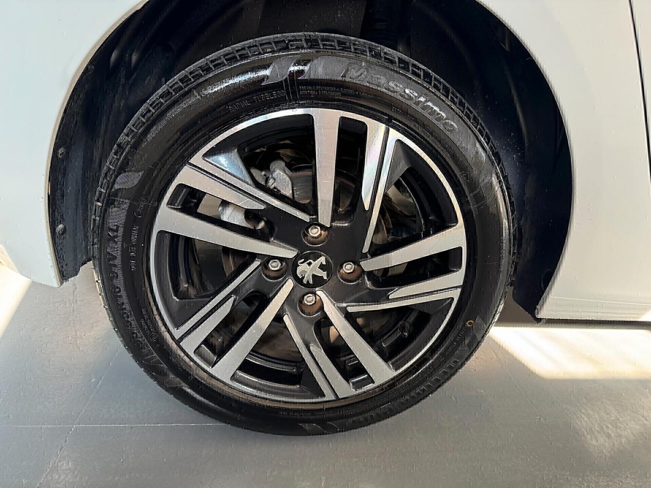 Peugeot 208 1.5 BlueHDi 100Cv - 2021