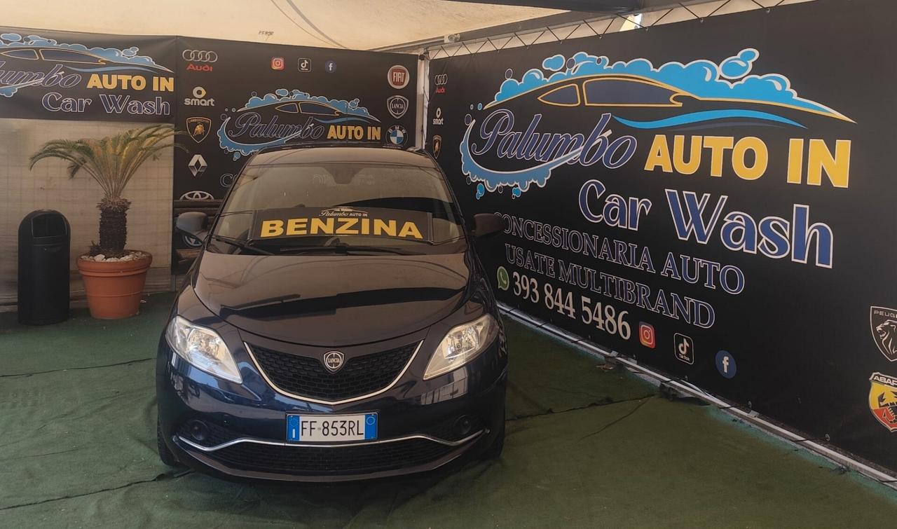 Lancia Ypsilon 1.2 69 CV 5 porte Platinum