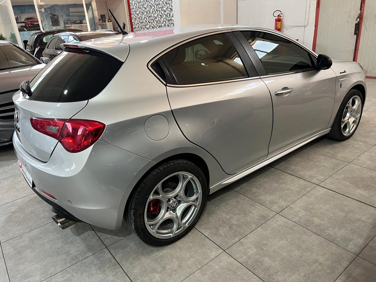 Alfa Romeo Giulietta 2.0 140 CV - DISTINCTIVE - 2012