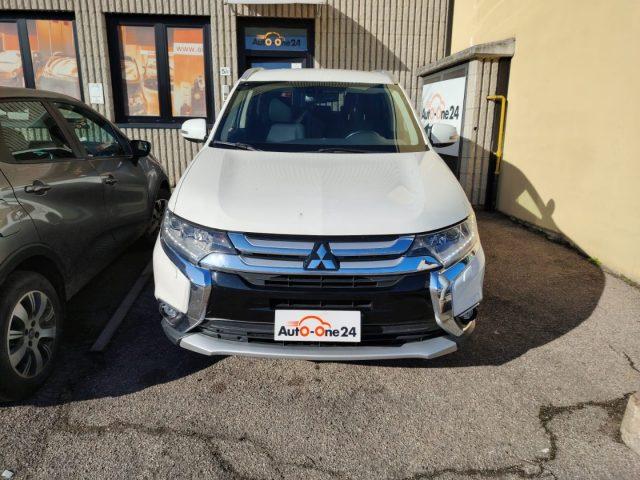 MITSUBISHI Outlander 2.2 DI-D 4WD Instyle Plus SDA 7 posti AUTOMATICO