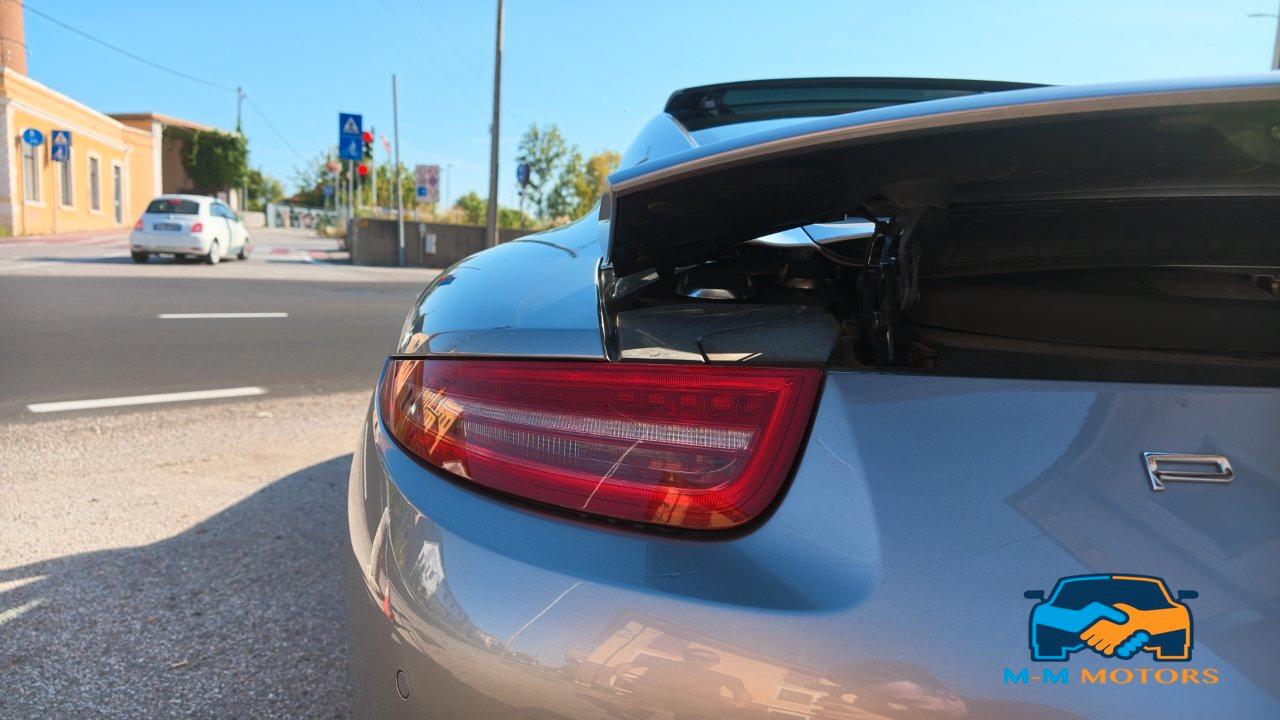 Porsche 911 Coupe 3.4 Carrera 4