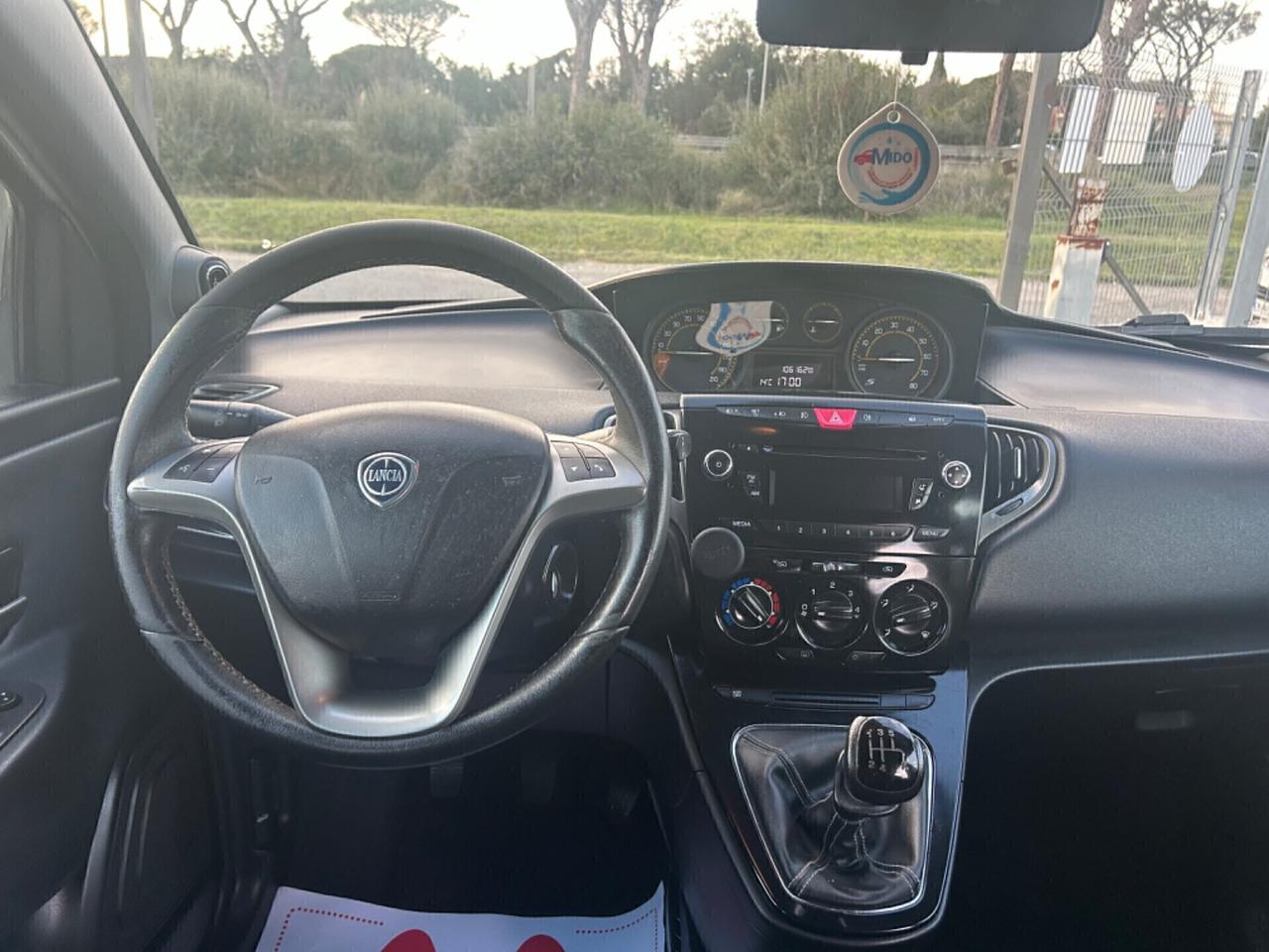 Lancia Ypsilon Momo Design 69 cv s