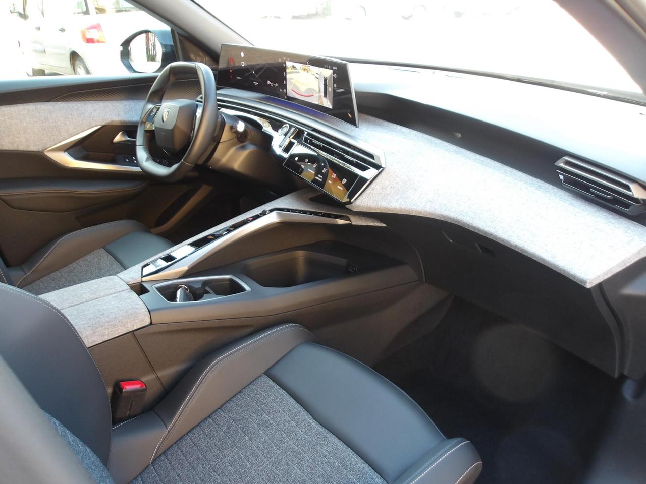 PEUGEOT 3008 Hybrid 145 e- DCS6 Allure