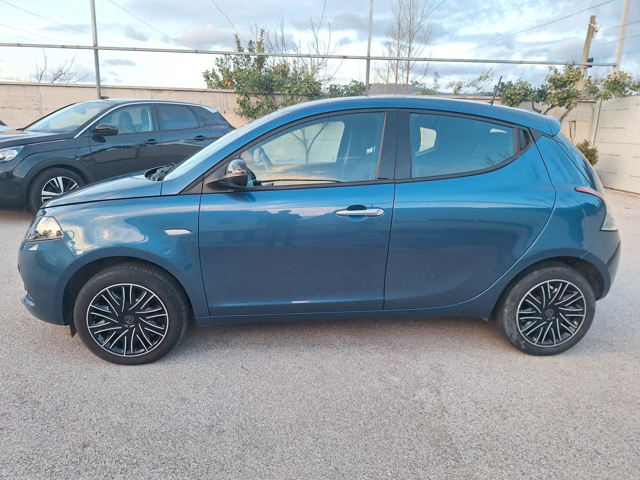 Lancia Ypsilon GOLD 1.0 70cv Hybryd NAV05/2023