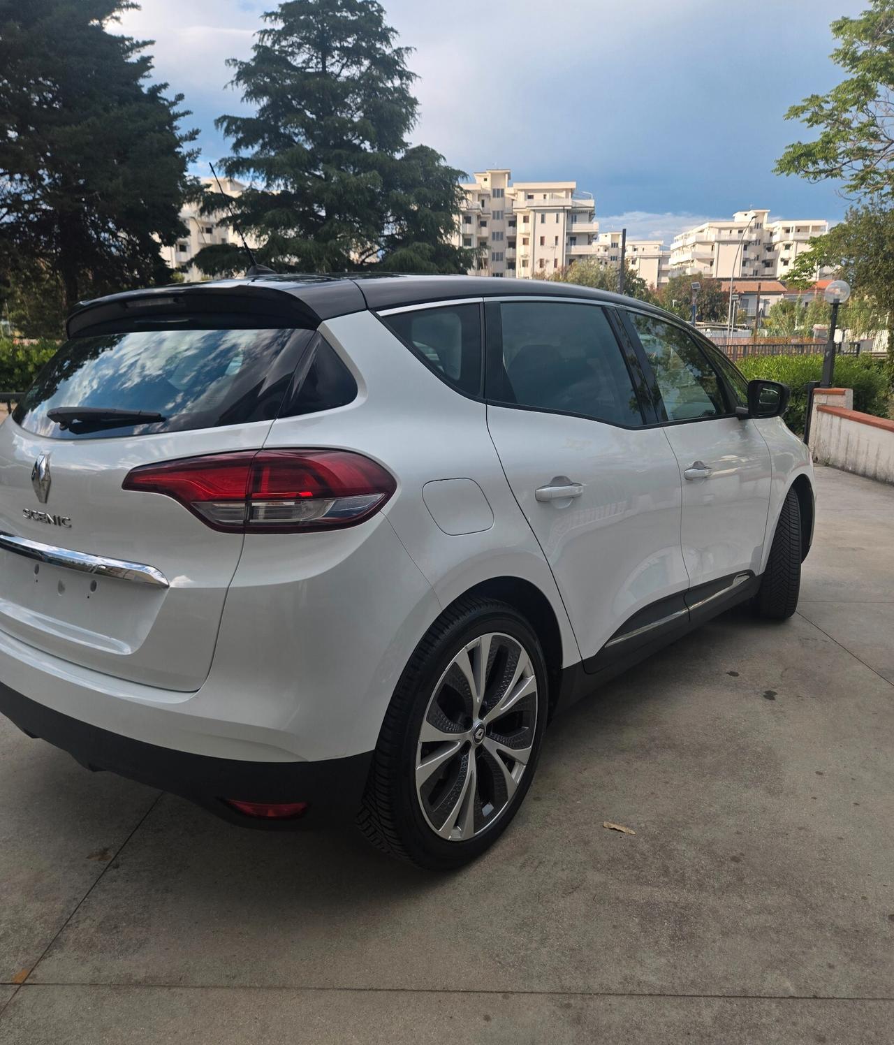 Renault Scenic Scénic TCe 160 CV EDC Initiale Paris