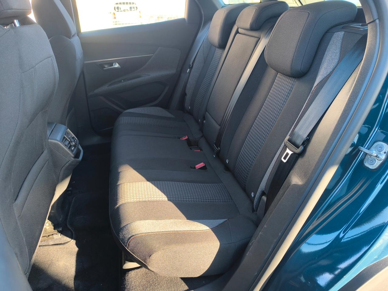 PEUGEOT 3008 ACTIVE PACK 1.5 HDI 130cv 11/2021 LED/NAV/SENS.ANT/POST