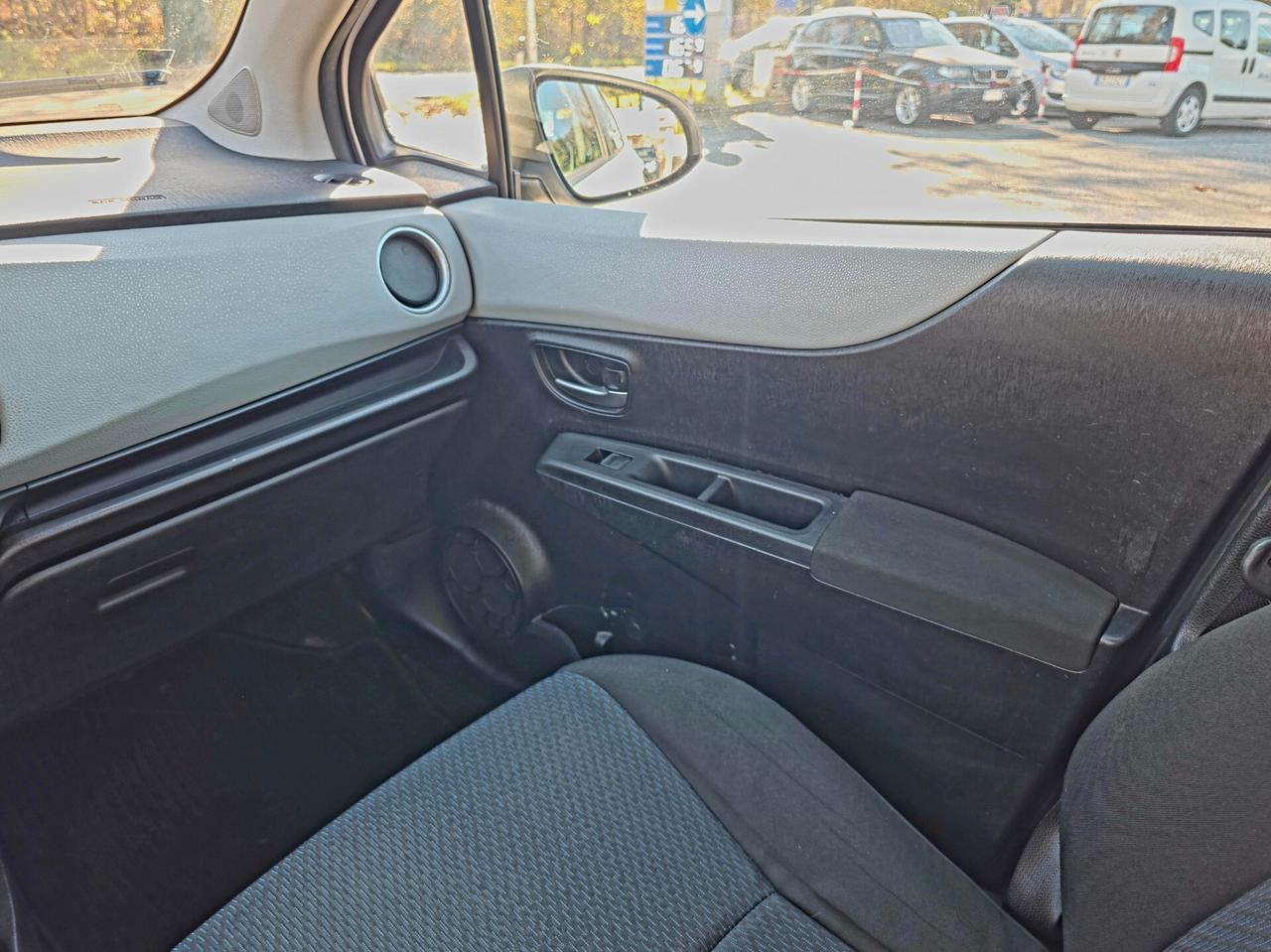 Toyota Yaris 1.5 Hybrid 5 porte Lounge 2014-E5B Automatico NEO