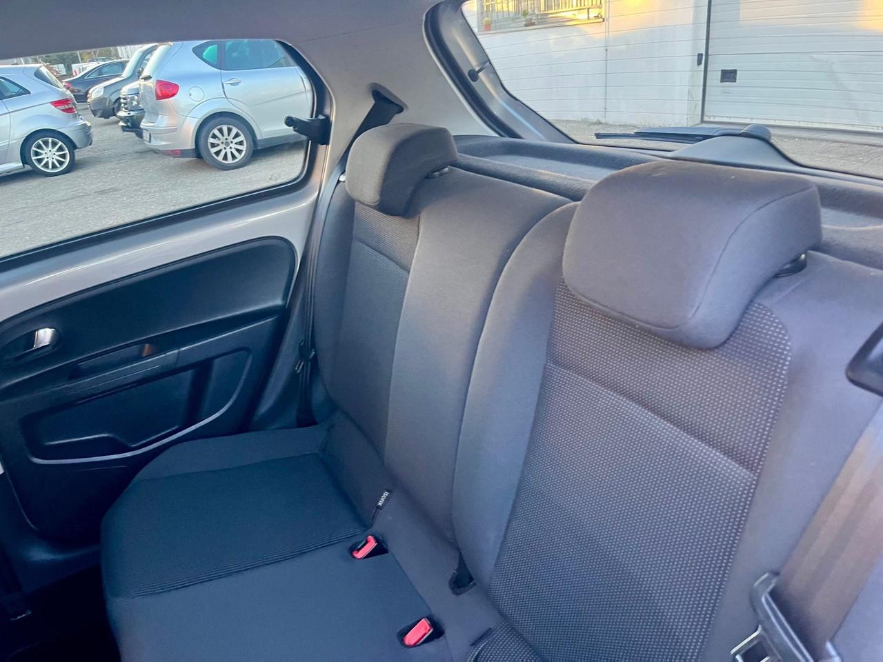 VW Up 1.0benz 2013 153.000km cambio automatico perfetta