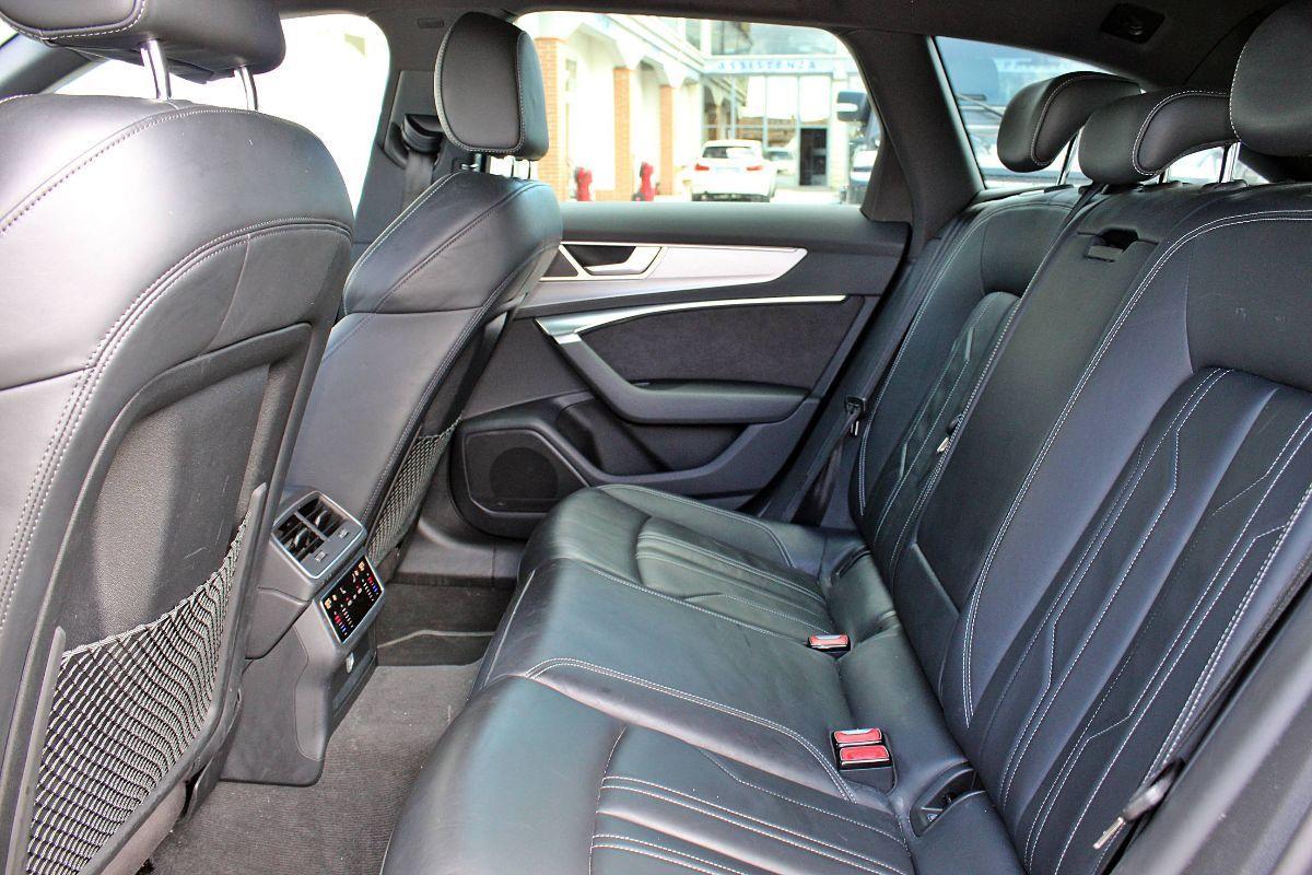 AUDI - A6 Avant - A6 Av 40 2.0 TDI qu ultra S tr Bus. Des.