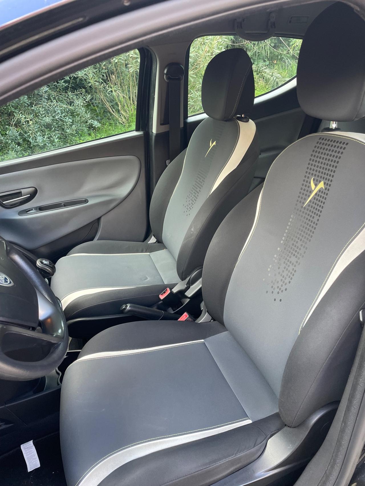 Lancia Ypsilon 1.2 69 CV 5 porte GPL Ecochic Silver