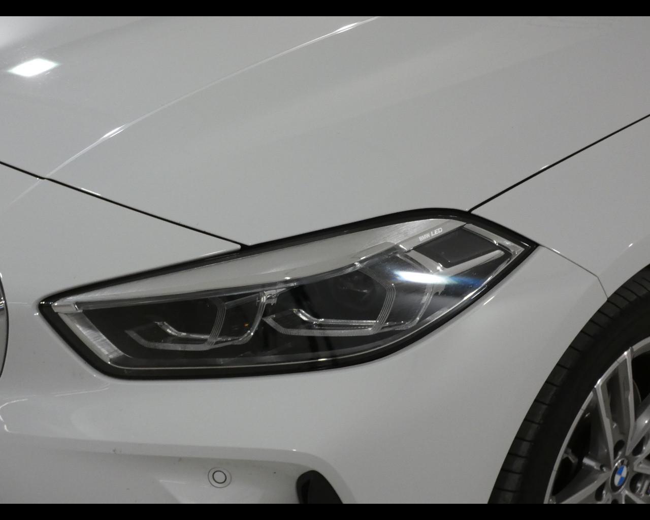 BMW Serie 1 (F40) - 118d 5p. Msport