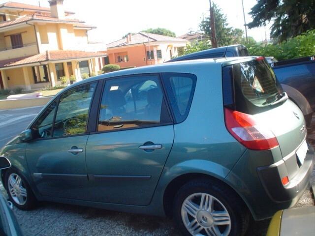 Renault Scenic 1.9 dCi 120CV