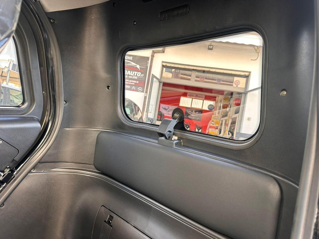 MICRO CAR ELETTRICA MINI - SI GUIDA SENZA PATENTE -