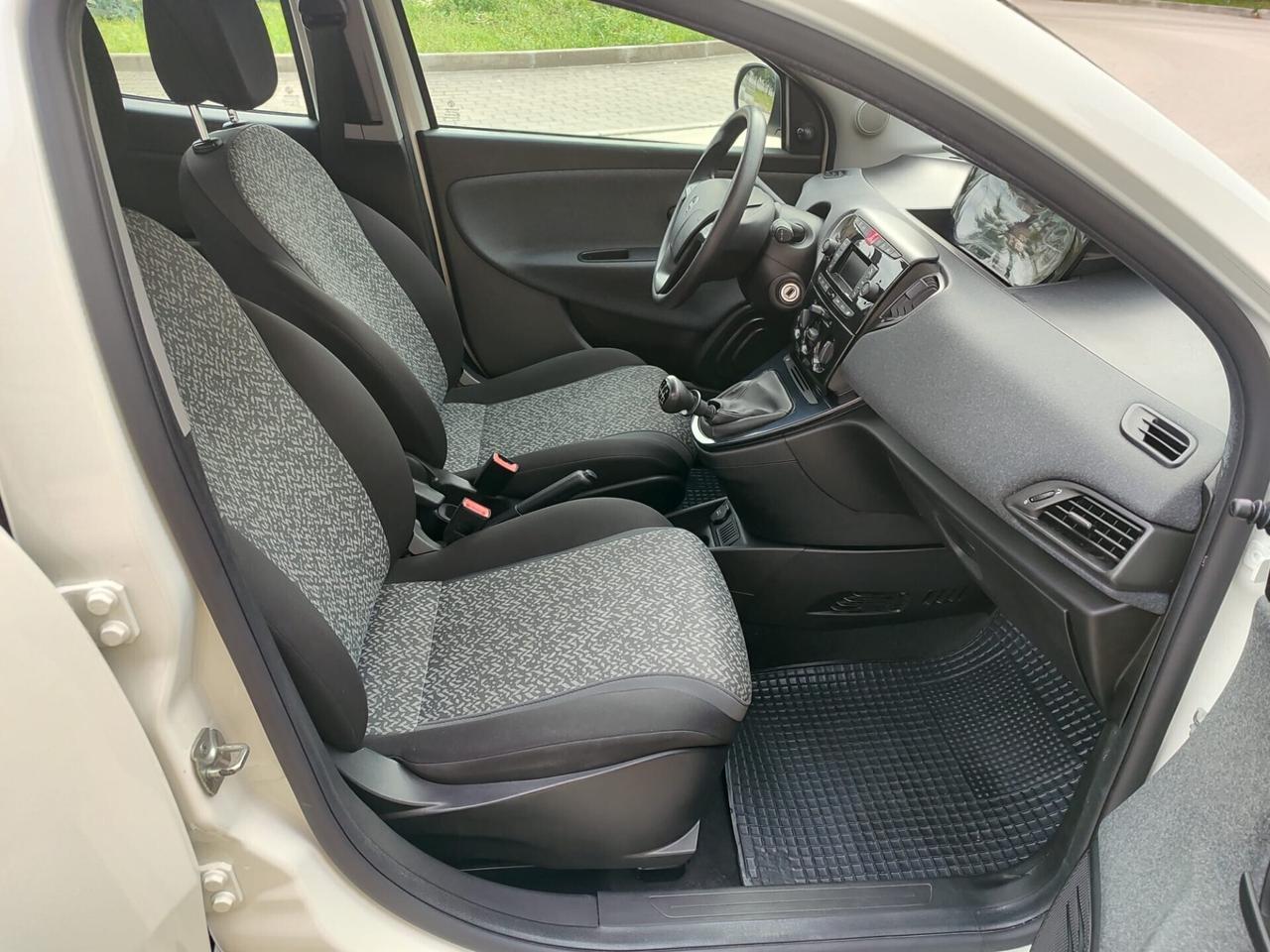 Lancia Ypsilon 1.0 Hybrid FireFly SILVER 2022