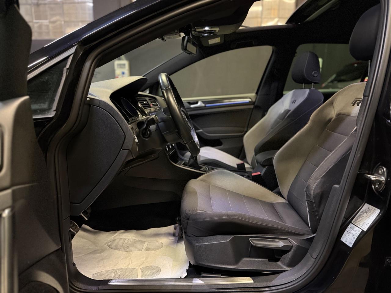 Volkswagen Golf R 2.0 5p.