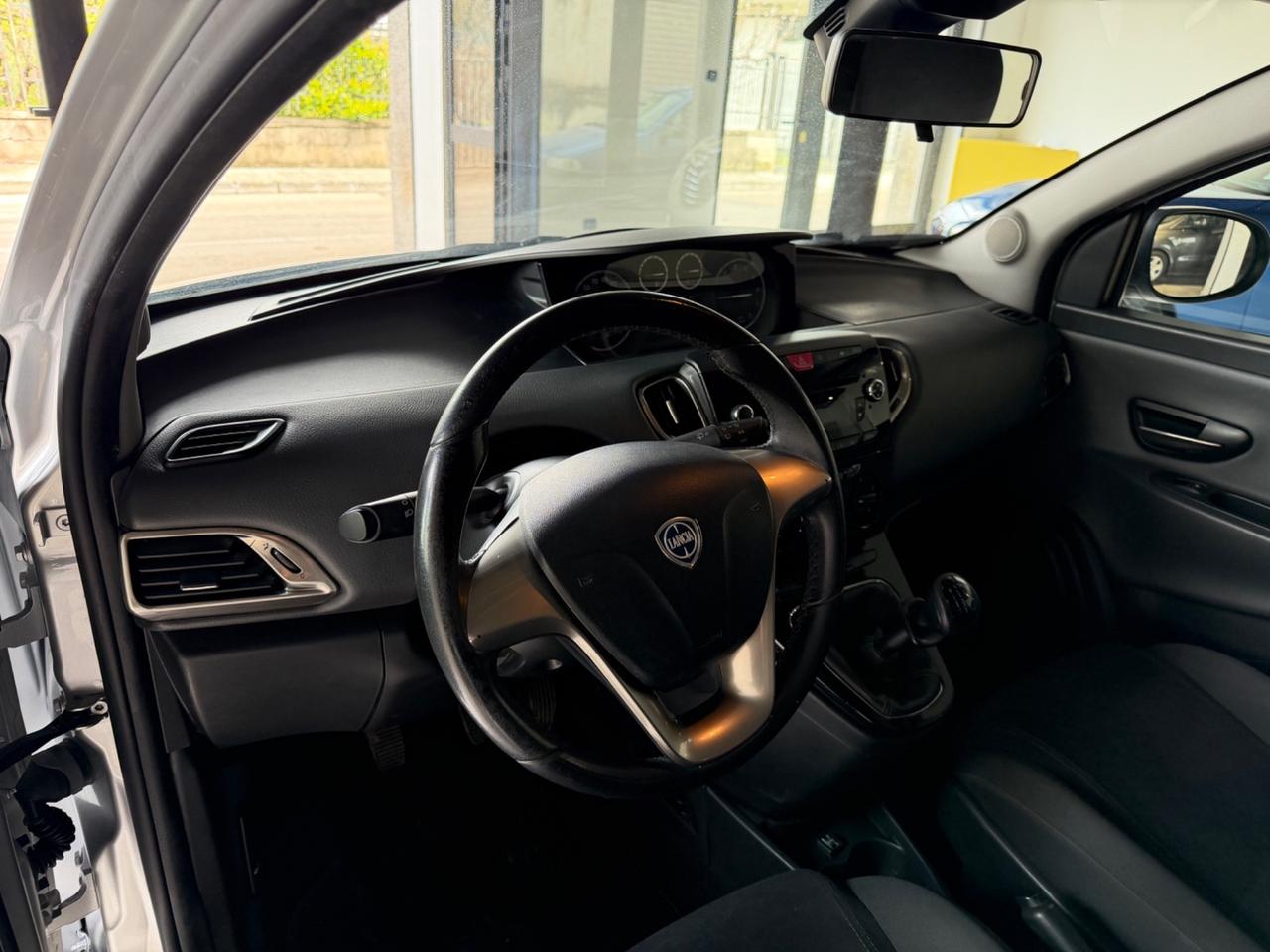 Lancia Ypsilon 1.2 69 CV 5 porte GPL Ecochic Platinum