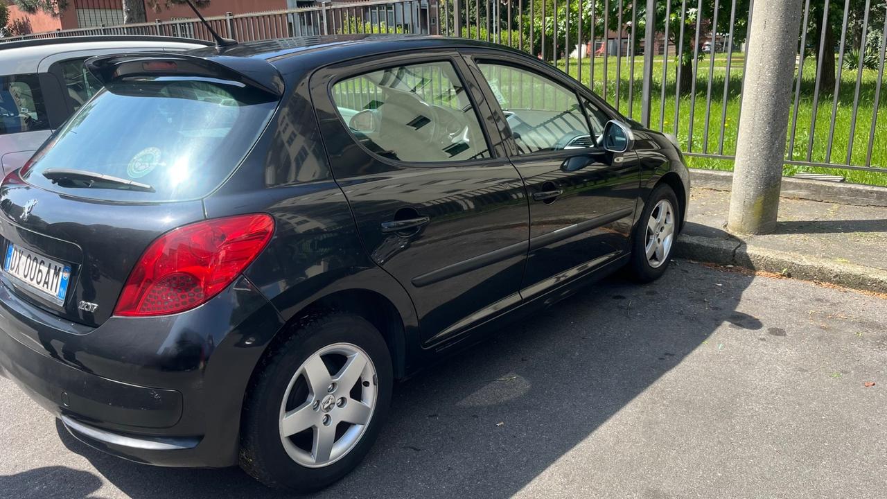 Peugeot 207 1.4 8V 75CV 5p. Energie Sport ECO GPL