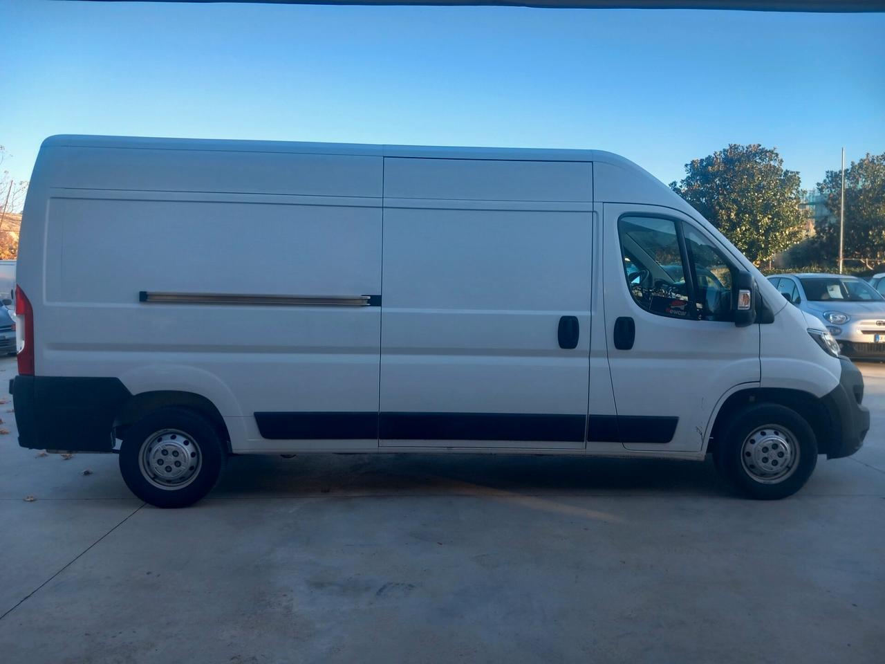 Peugeot Boxer 330 2.2 BlueHDi 140 S&S PC-TN Furgone