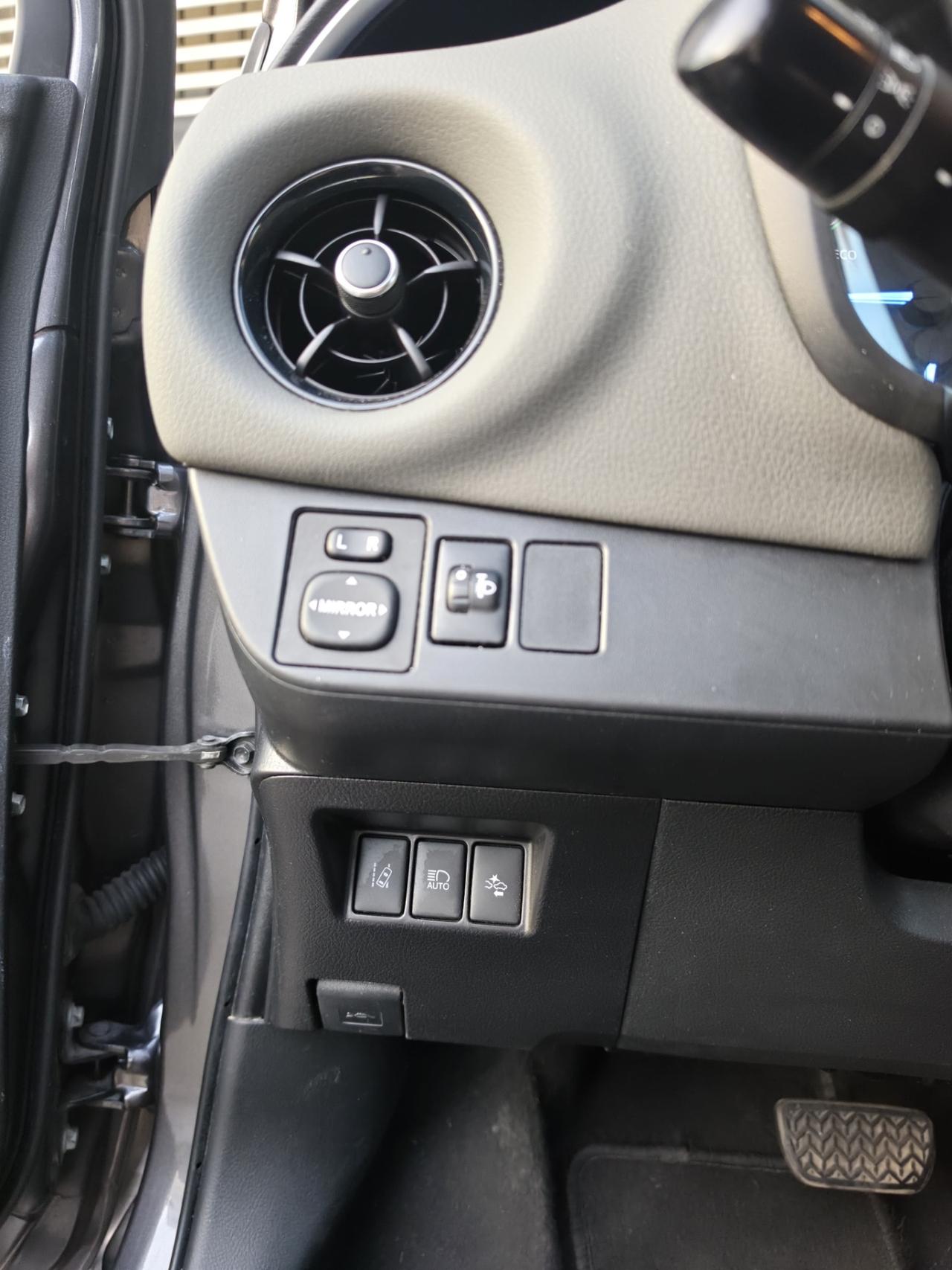 Toyota Yaris 1.5 Hybrid 5 porte Active