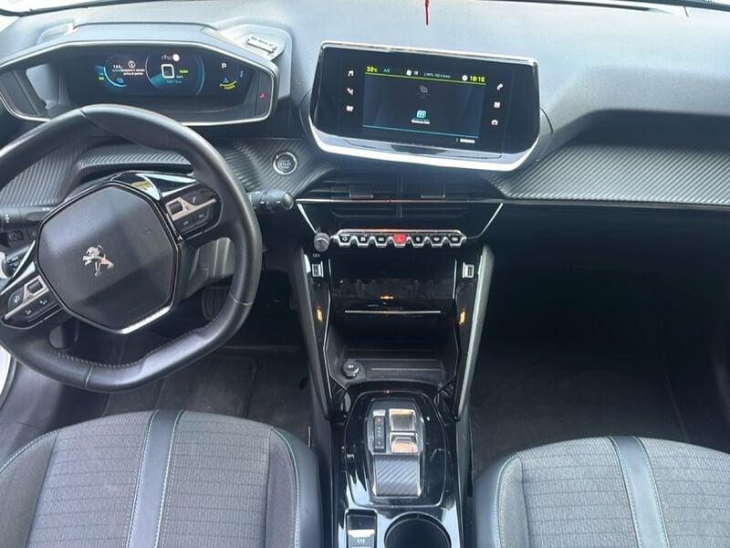 Peugeot e-208 Allure e 136cv
