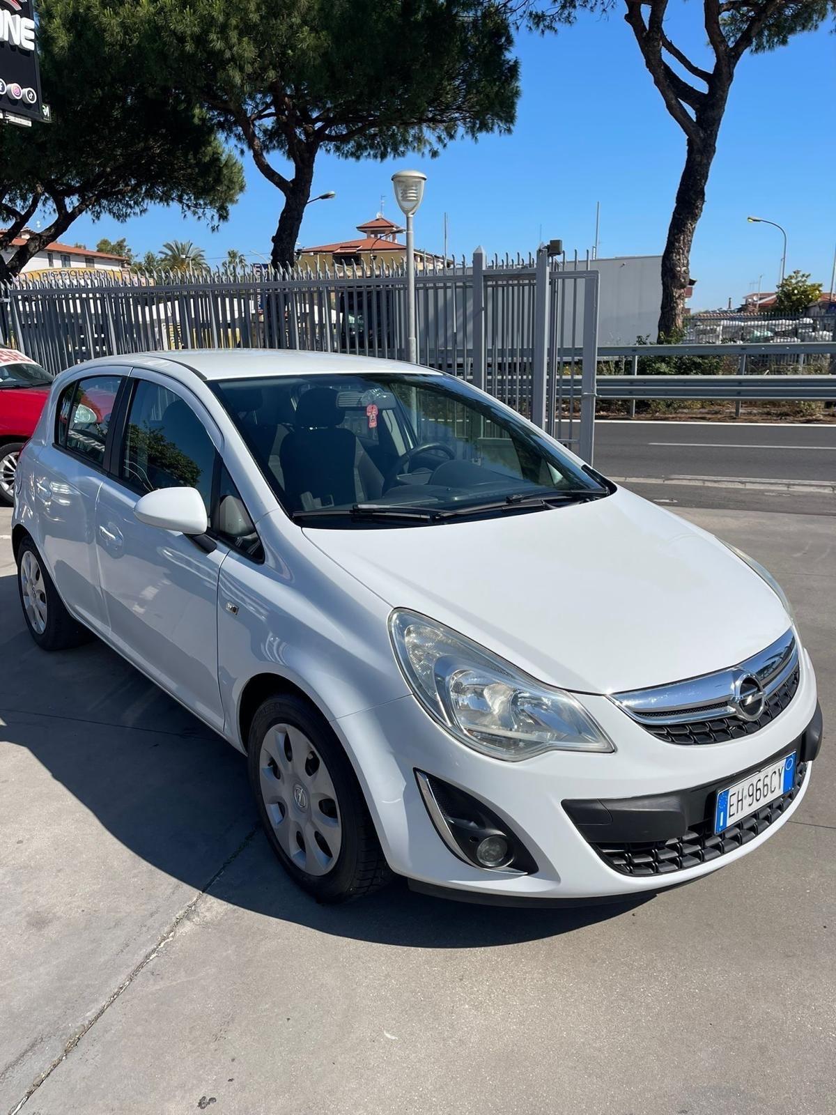 Opel Corsa 1.2 5 porte Cosmo