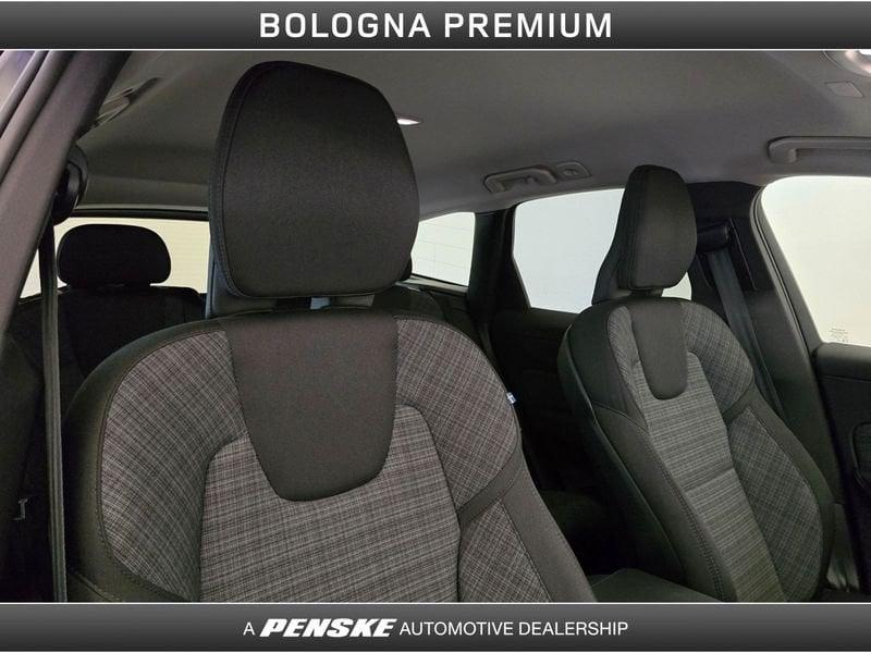 Volvo XC60 B4 (d) AWD automatico Core