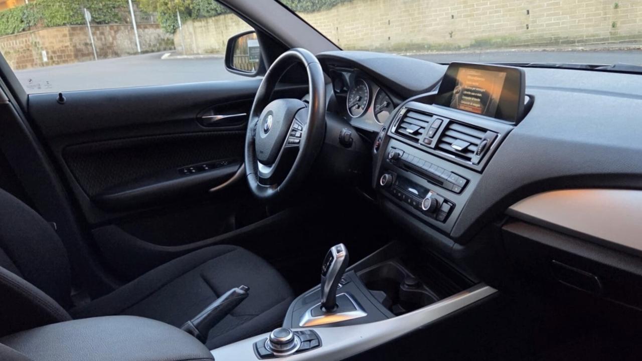 Bmw 118d 5p. Business AUTOMATICA NAVI GARANZIA