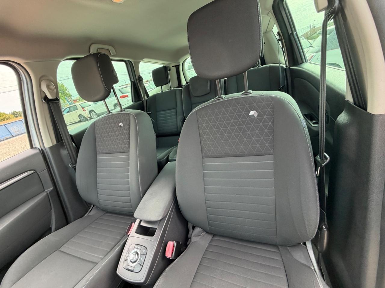 Renault Scenic Scénic dCi 110 CV 7 POSTI