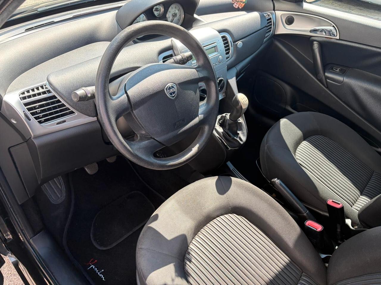 Lancia Ypsilon 1.3 MJT 75 CV Argento*NEOPATENTATI