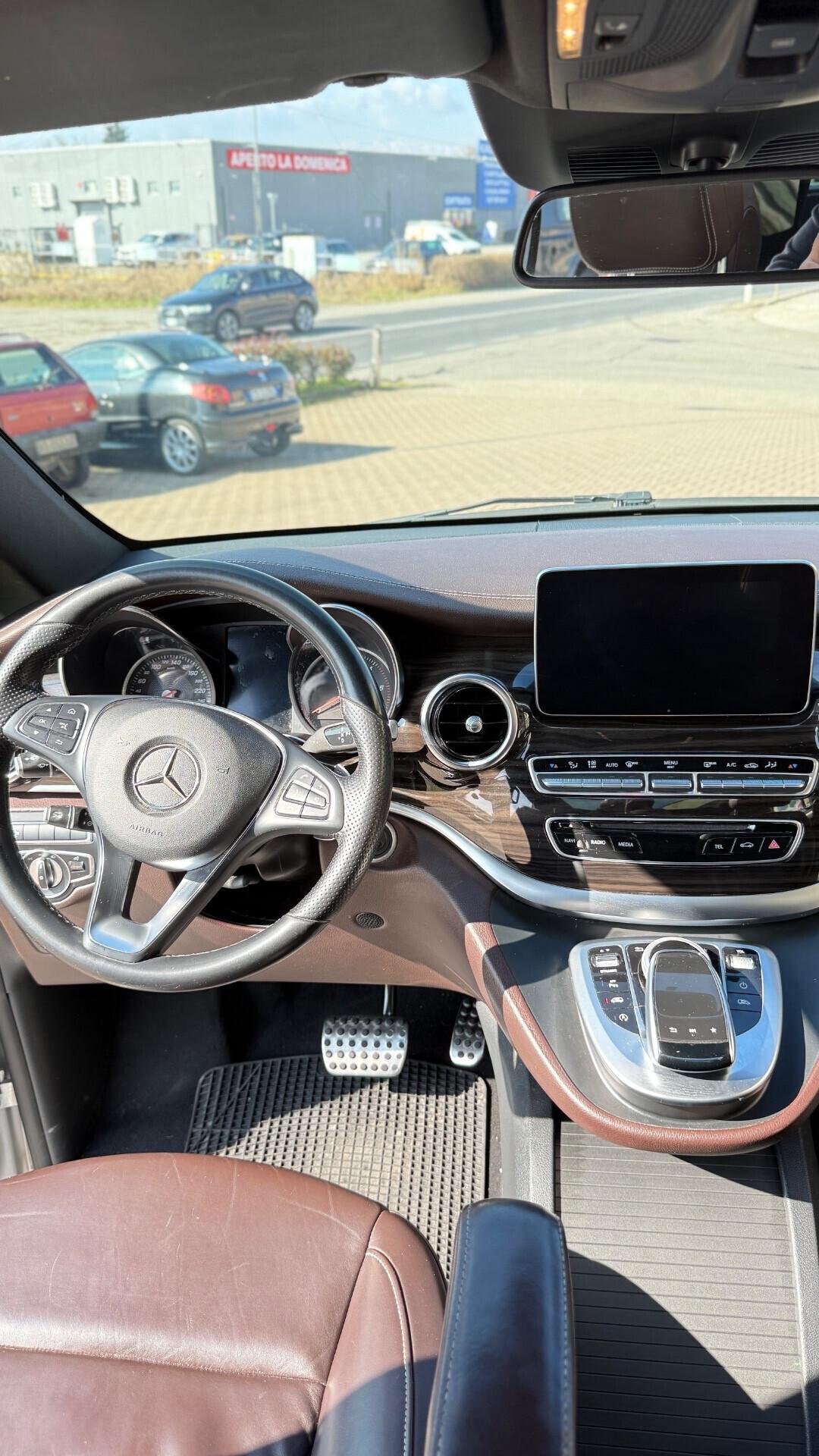 MERCEDES BENZ PREMIUM LONG 2018 FULL