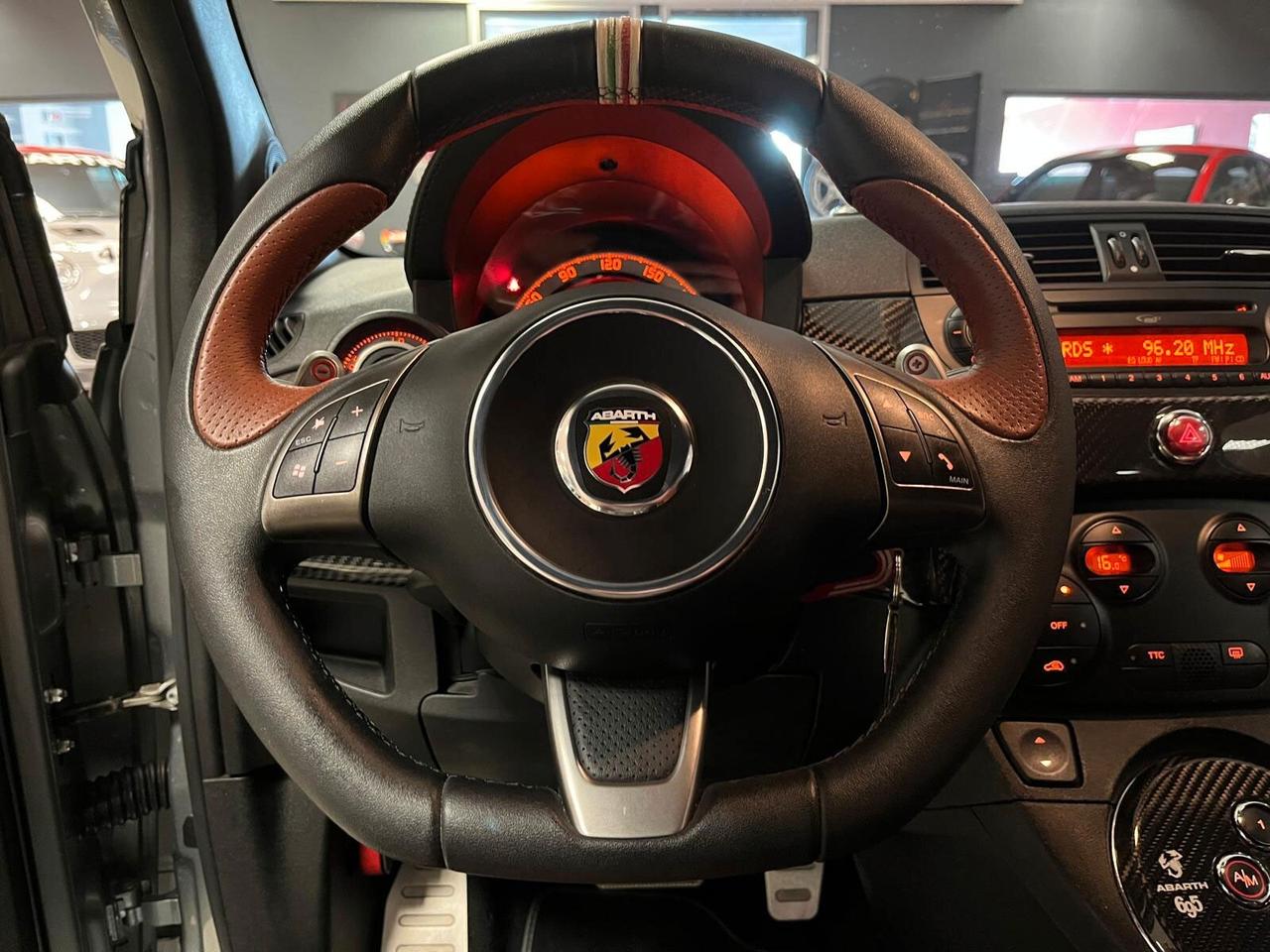 Abarth 500 695 Tributo Ferrari