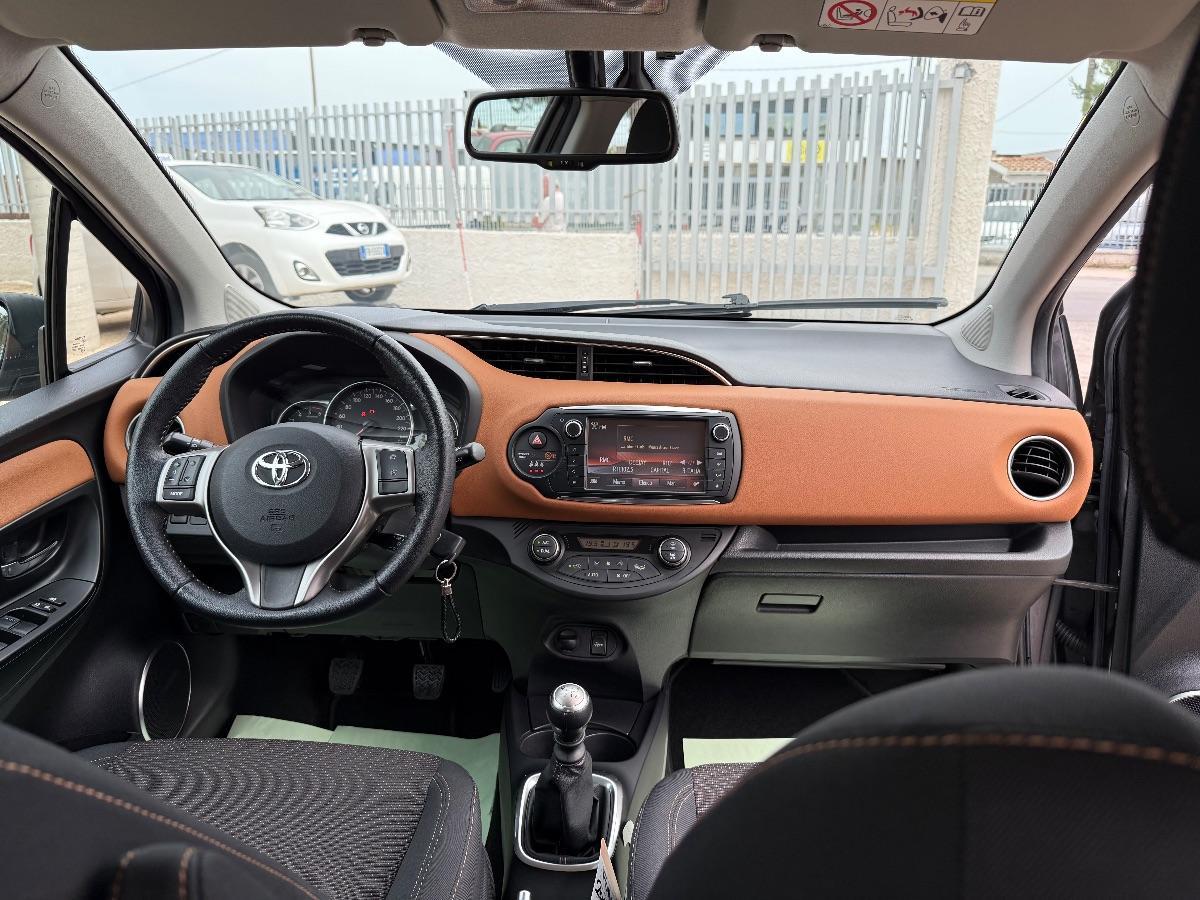 TOYOTA - Yaris - 1.4 D-4D 5p. Lounge MY 16 ; Adatta ai Neopatentati