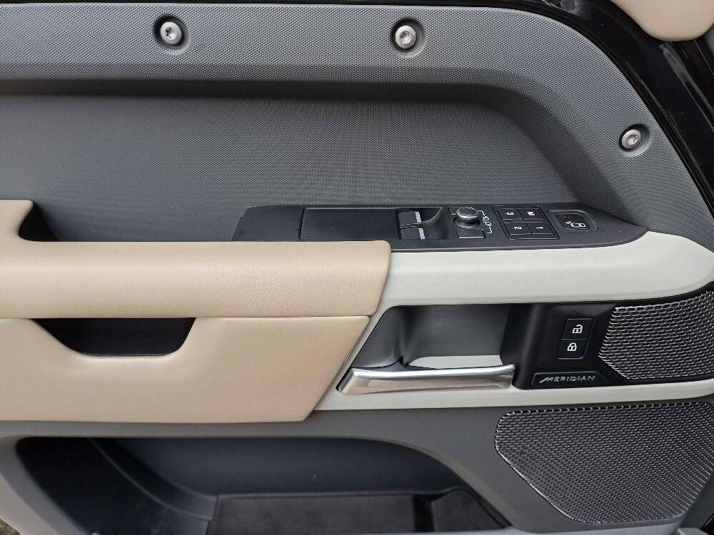 Land Rover Defender 90 3.0D I6 300 CV AWD Auto HSE