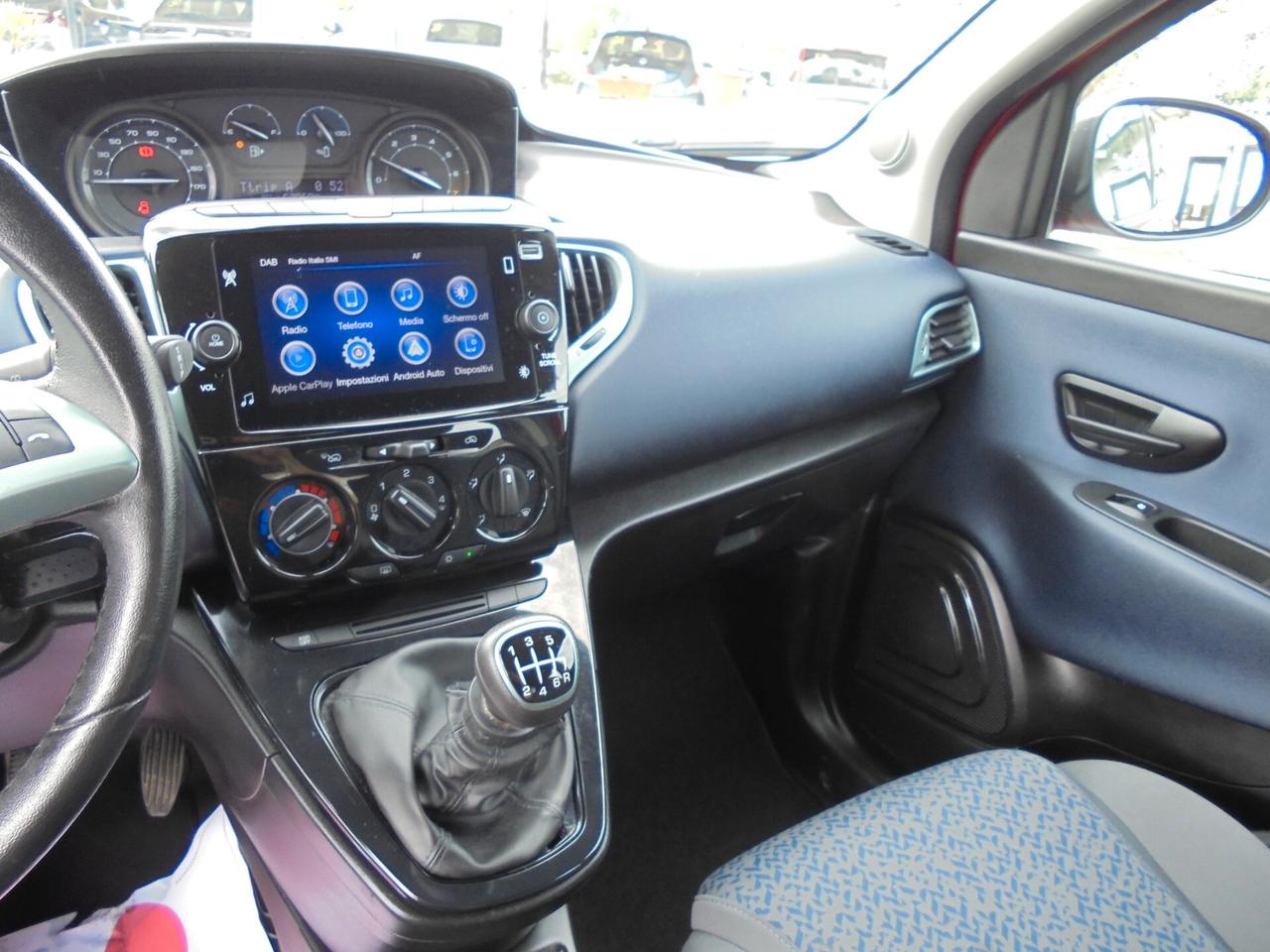 Lancia Ypsilon 1.0 FireFly 5 porte S&S Hybrid Gold