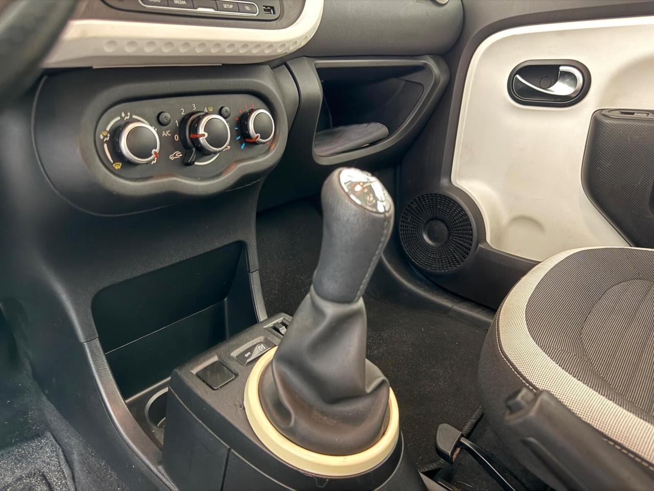 Renault Twingo 1.0cc benzina - Neopatentati