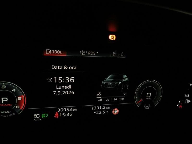 Audi Q3 Sportback 35 2.0 tdi Identity Black s-tronic