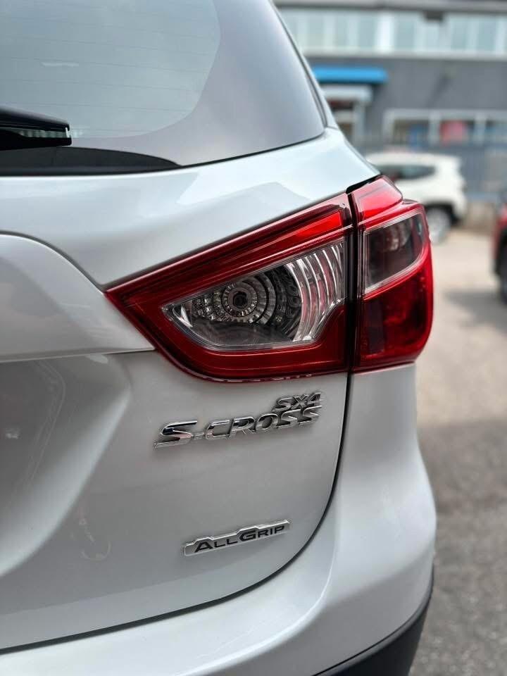Suzuki SX4 S-Cross 1.6 16V 4WD Outdoor Line Evolution neopatentati