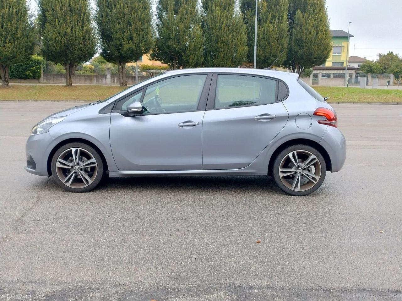 Peugeot 208 Allure 1.5blueHDi 102cv 5porte UNIPRO