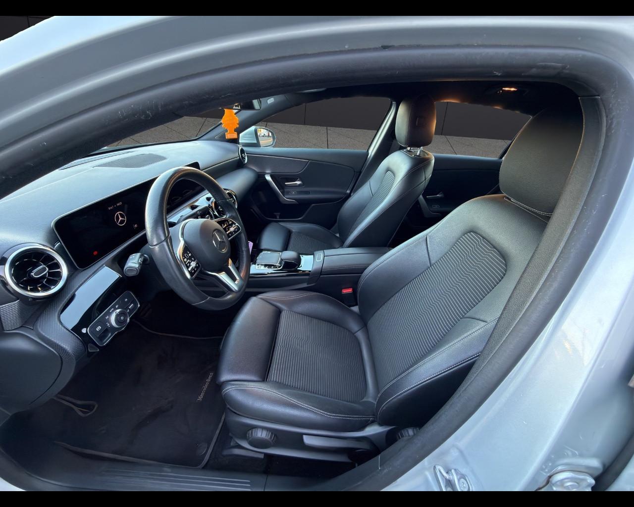 Mercedes-Benz Classe A (W177) - A 180 d Automatic Business