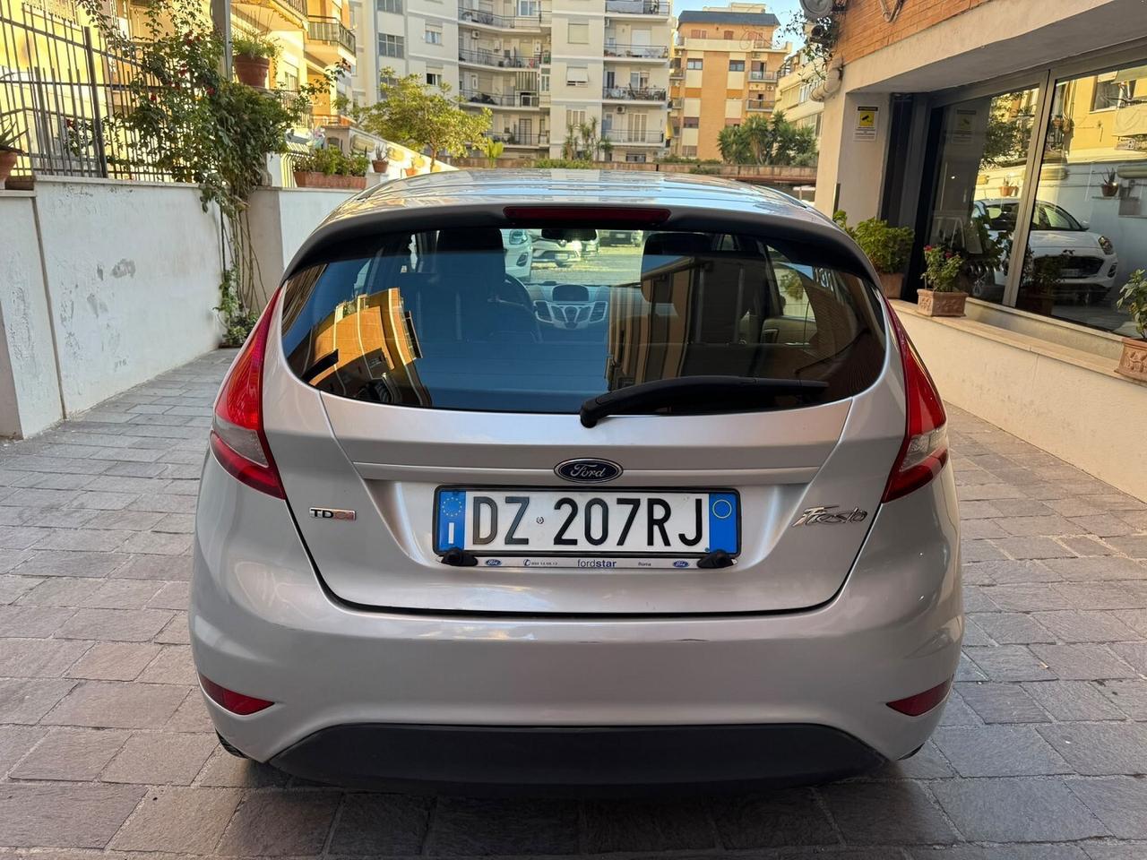 FORD Fiesta 1.4 TDCi 68CV 5 porte Titanium