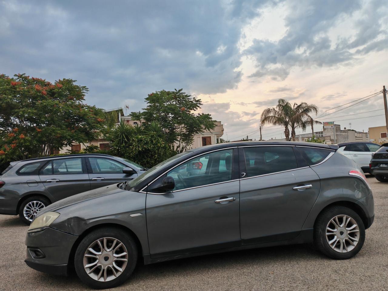 Lancia Delta 1.6 MJT Platino full optional 2010