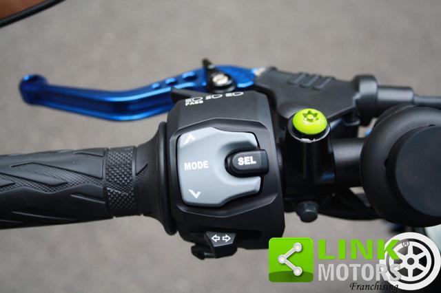 SUZUKI GSX S 750 Yugen Carbon